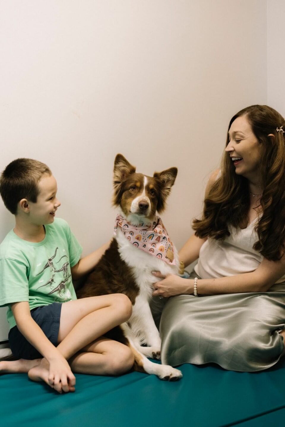 Melissa and client sitting with Luciana